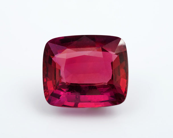 Bijuterii cu Rubin: Modele Elegante și Sfaturi pentru O Alegere Perfectă