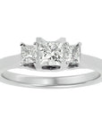 Inel de Logodnă Trei Moissanite Cu Tăietură De Prințesă de 0.96 ct din Platina - Castelo.ro