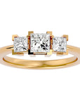 Inel de Logodnă Cu Trei Moissanite Tăietură Prințesă de 1.32 ct din 18k Aur Galben - Castelo.ro