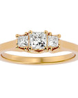 Inel de Logodnă cu Trei Diamante Naturale In Forma De Prințesă de 0.59 ct din 18k Aur Galben - Castelo.ro