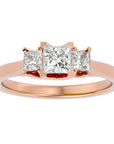 Inel de Logodnă Trei Diamante Create în Laborator Cu Tăietură De Prințesă de 0.96 ct din 18k Aur Roz - Castelo.ro