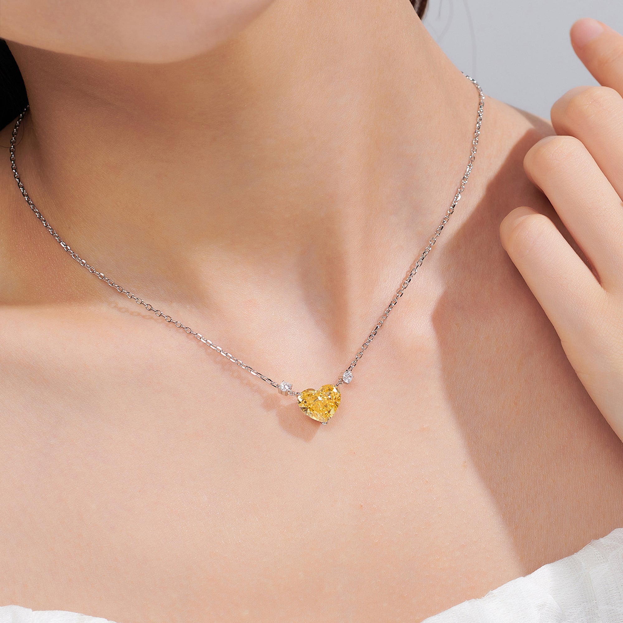 Colier Pendant Inimă Roz din Argint 925 cu Zircon din - Castelo.ro