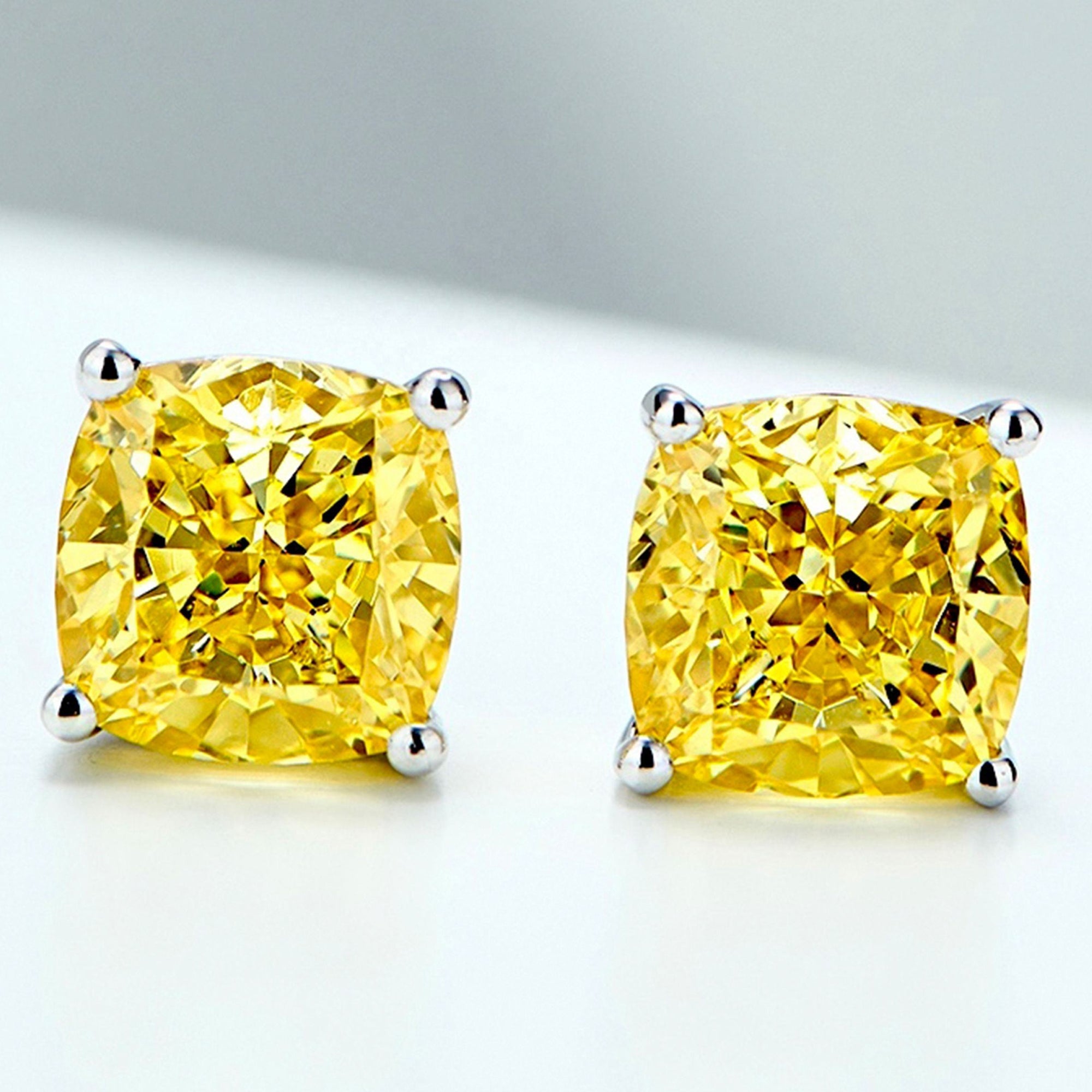 Cercei Stud cu Piatră Galbenă Tăietură Pernă din Argint S925 Placat cu Rodiu și Zircon 5A din - Castelo.ro