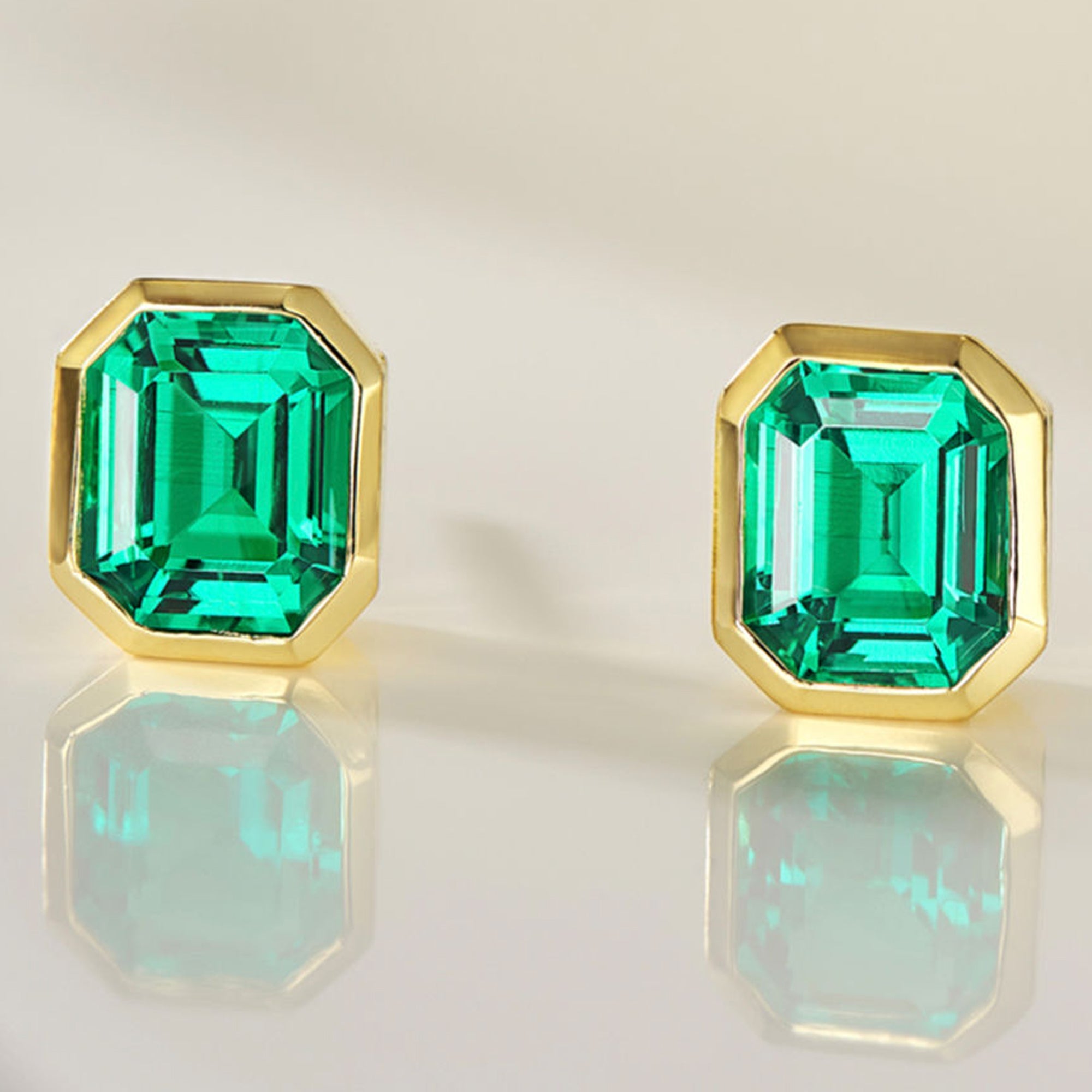 Cercei Stud cu Cristal Sintetic din Argint S925 Placat cu Rodiu și Zircon 5A din - Castelo.ro