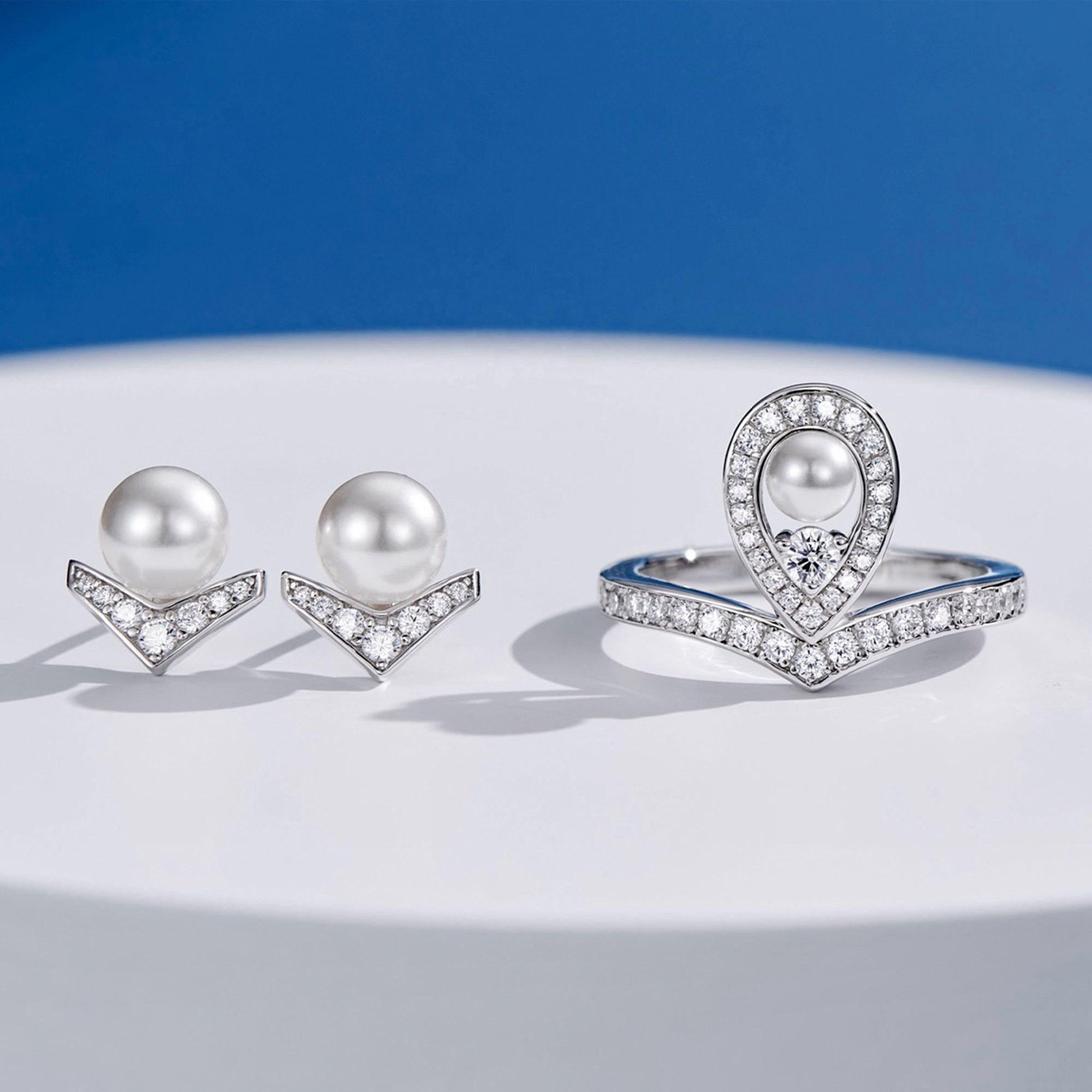 Cercei Mini cu Perlă 6mm din Argint 925 Placat cu Rodiu și Zirconiu Cubic din - Castelo.ro