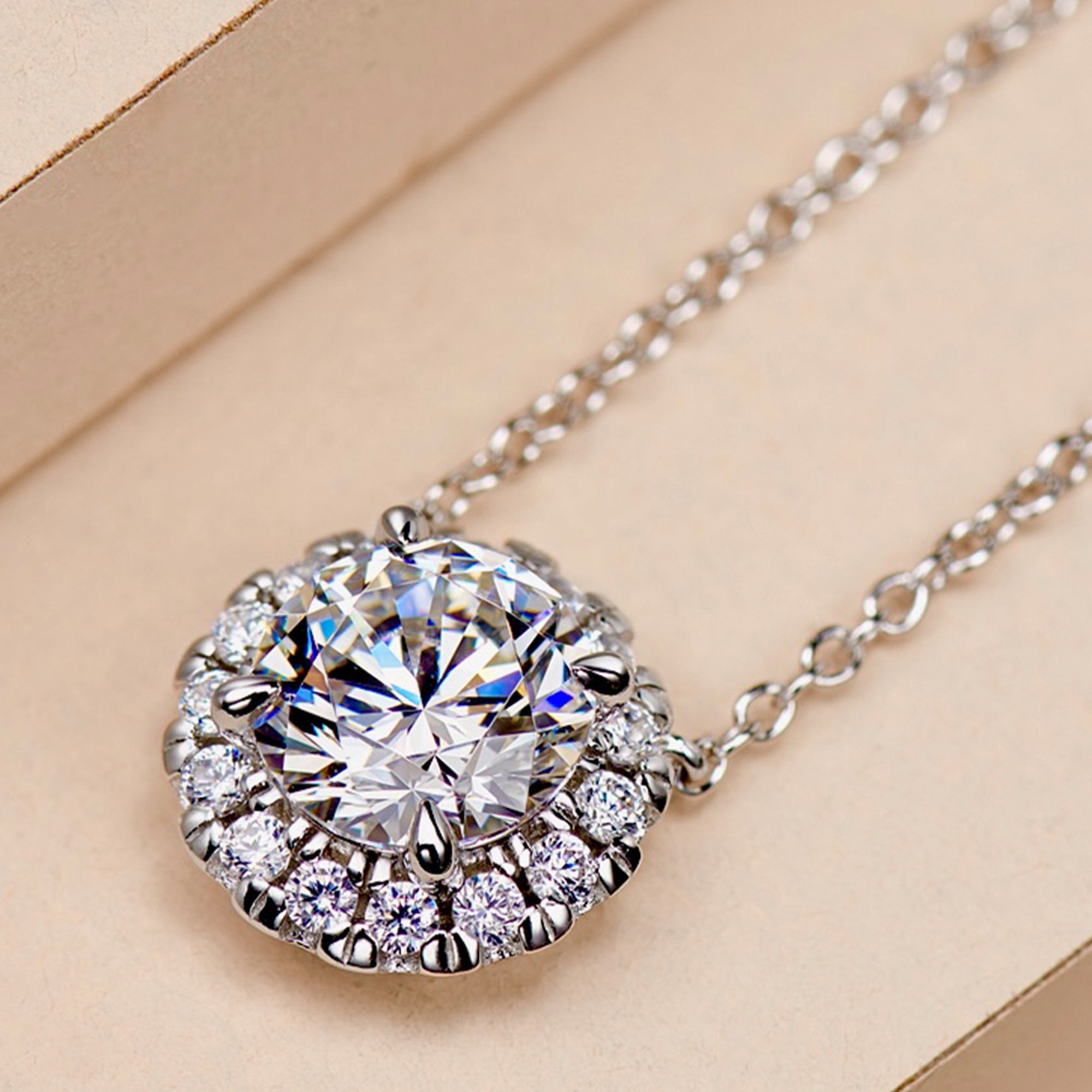 Pandativ Piatra Halo Solitaire din Argint 925, Cu Zircon din - Castelo.ro