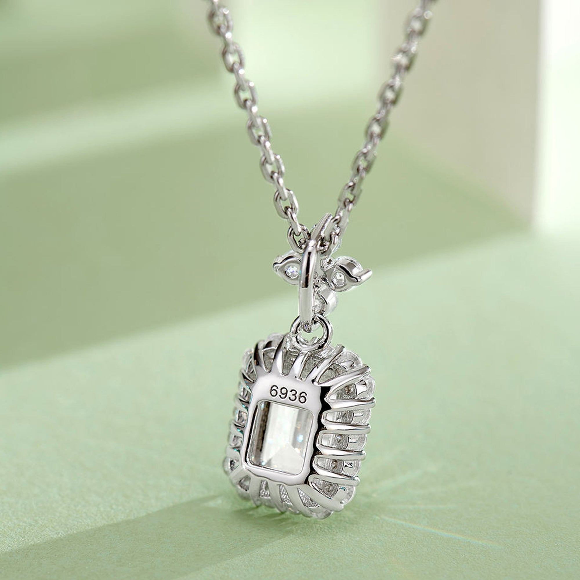 Colier cu Pandantiv în Forma de Parfum din Argint 925 cu Zircon din - Castelo.ro