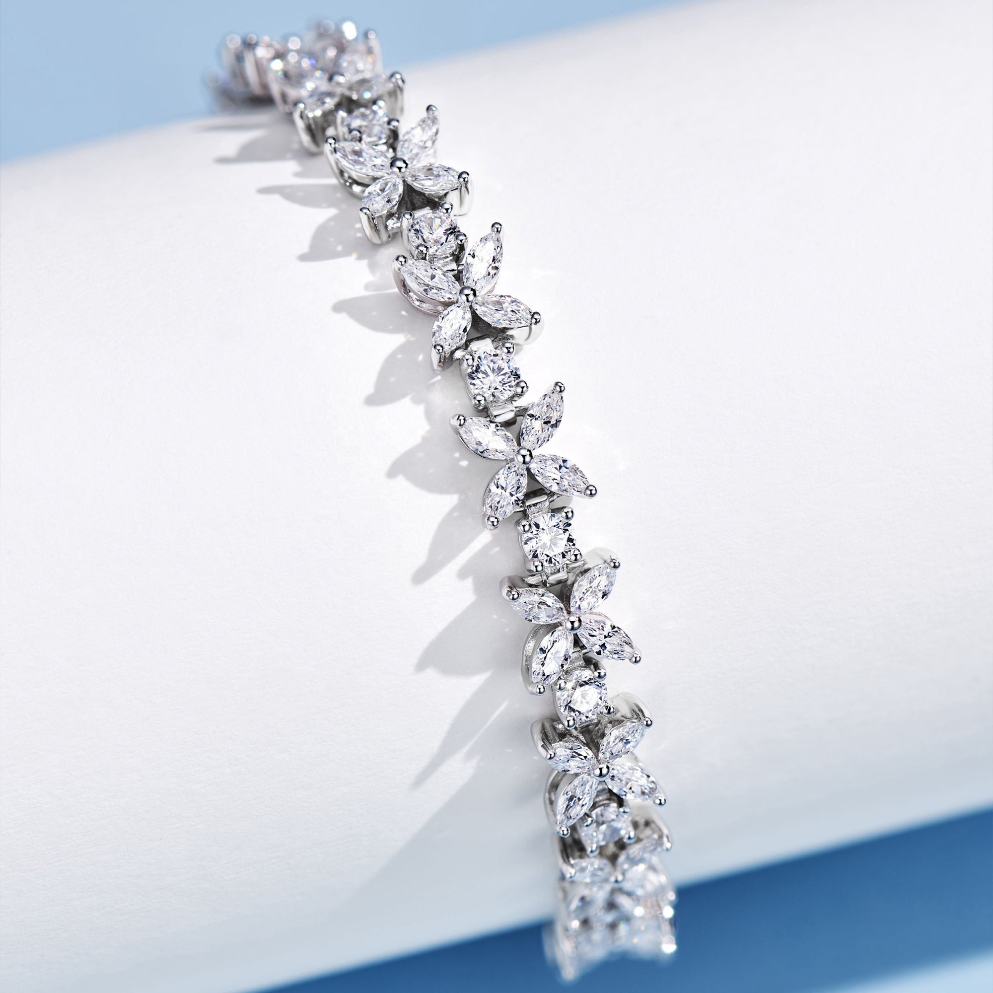 Brățară Fluturi din Argint 925 cu Cristale Zircon 5A Tăietură Fluture Clasică din - Castelo.ro