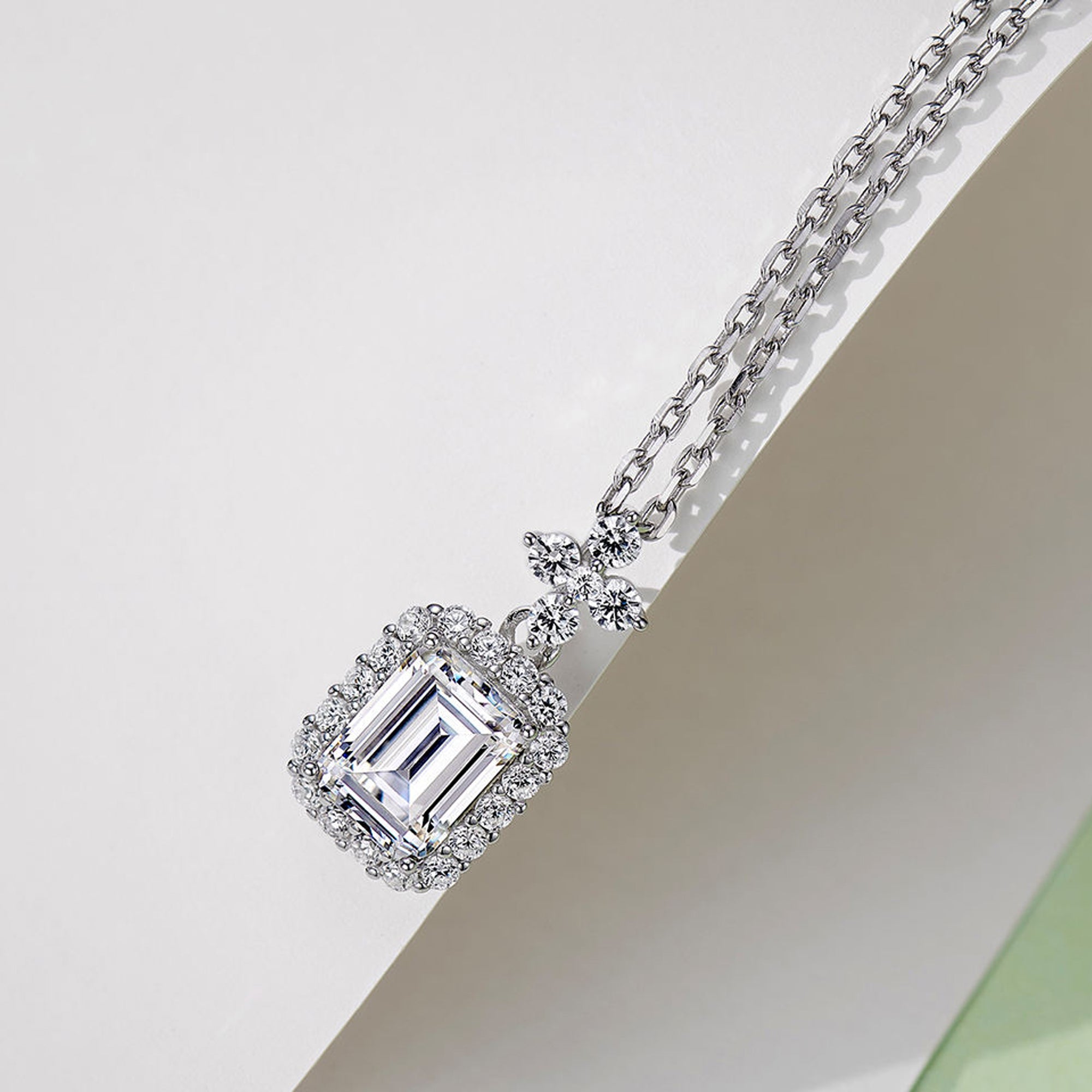 Colier cu Pandantiv în Forma de Parfum din Argint 925 cu Zircon din - Castelo.ro