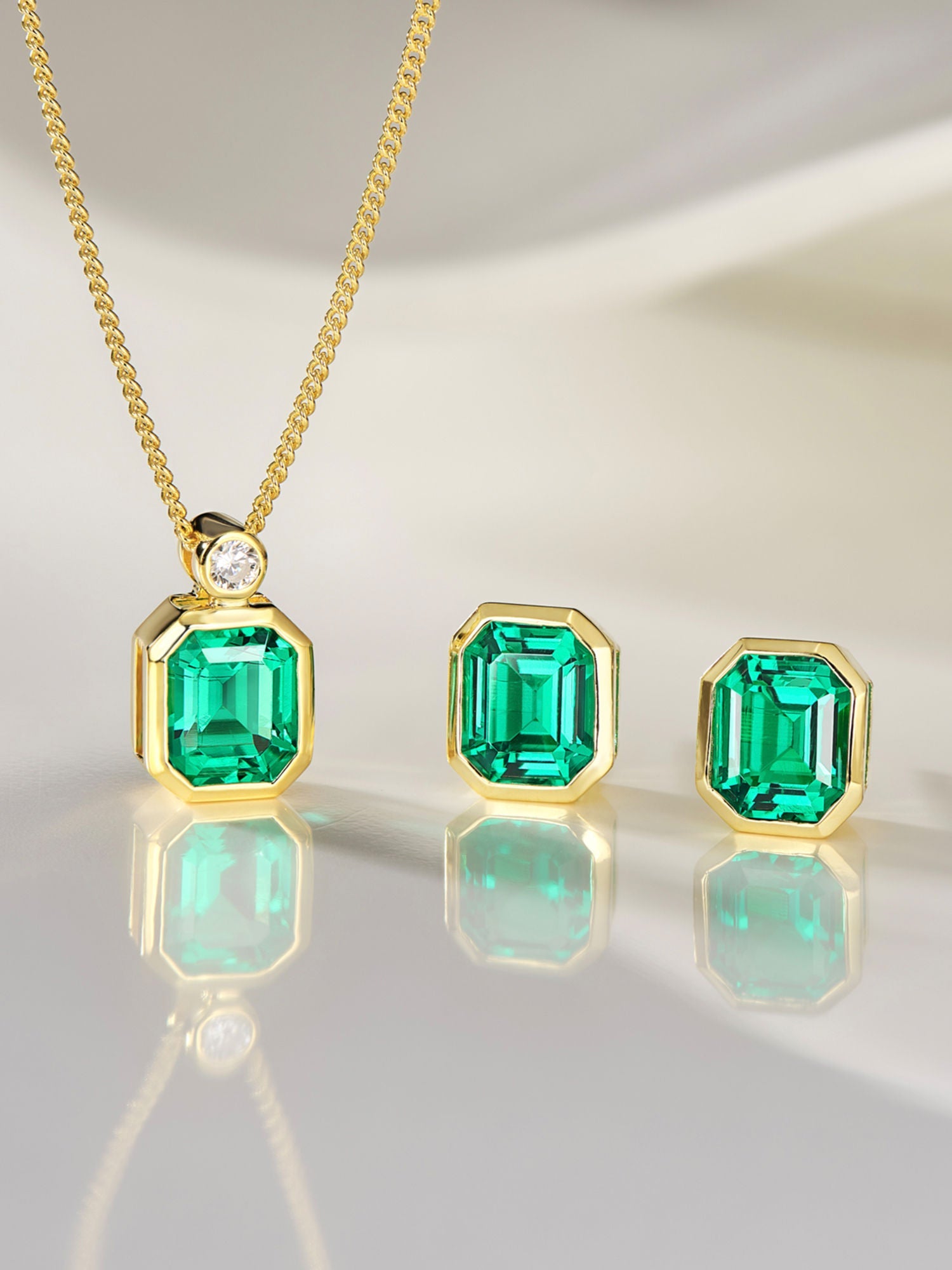 Cercei Stud cu Cristal Sintetic din Argint S925 Placat cu Rodiu și Zircon 5A din - Castelo.ro