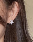 Cercei Stud Cluster cu Zirconiu 5A din Argint 925 Placat cu Rodiu din - Castelo.ro