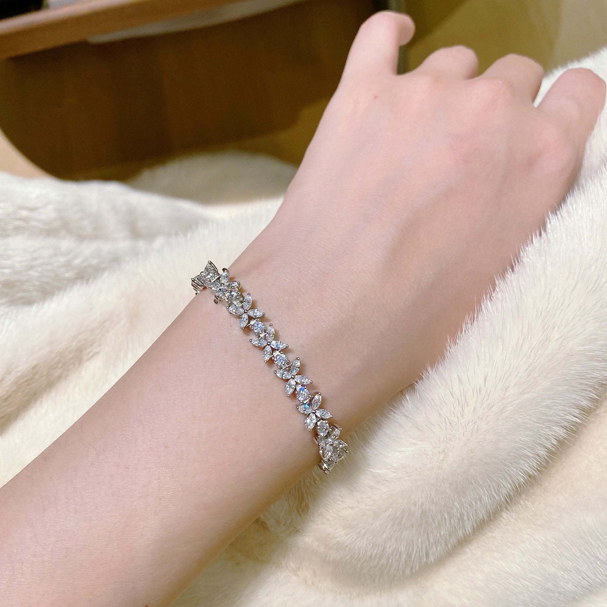 Brățară Fluturi din Argint 925 cu Cristale Zircon 5A Tăietură Fluture Clasică din - Castelo.ro