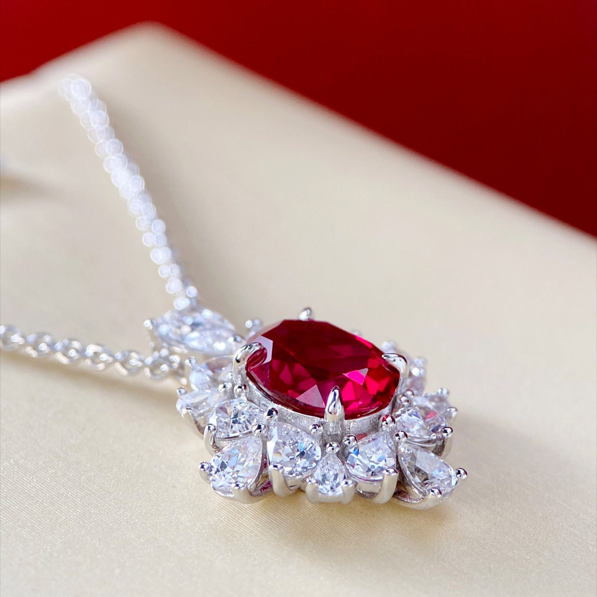Colier Pendant Nobil din Argint 925 cu Piatra Rosie Zircon 5A din - Castelo.ro
