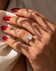 Inel de Logodnă Rachelle din Aur 14k cu Diamant Natural Emerald de 2 ct din 14k Aur Alb - Castelo.ro