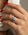 Inel de Logodnă Solitaire Heritage din Aur 14k cu Moissanite de 3 ct din 14k Aur Alb - Castelo.ro