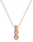 Lanț cu Pandantiv Trei Moissanite Crescendo de 0.84 ct din 18K Aur Roz - Castelo.ro