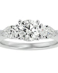 Inel de Logodnă cu Trei Diamante Create în Laborator de 1.89 ct din Platina - Castelo.ro