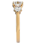 Inel de Logodnă cu Trei Moissanite de 1.89 ct din 18k Aur Galben - Castelo.ro