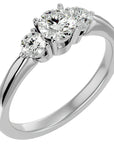 Inel de Logodnă Yvonne cu Trei Moissanite de 0.88 ct din Platina - Castelo.ro