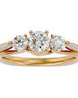 Inel de Logodnă Véronique cu Trei Moissanite Pavè de 0.97 ct din 18k Aur Galben - Castelo.ro