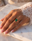 Inel de Logodnă Kensington din Aur 18k cu Smarald Creat în Laborator Oval 8x6 mm și Diamante Create în Laborator din 18k Aur Roz - Castelo.ro