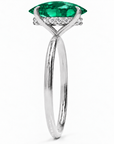 Inel de Logodnă Kensington din Aur 14k cu Smarald Creat în Laborator Oval 12x8 mm și Diamante Create în Laborator din 14k Aur Alb - Castelo.ro