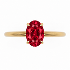 Inel de Logodnă Kensington din Aur 18k cu Rubin Creat în Laborator Oval 8x6 mm și Diamante Create în Laborator din 18k Aur Galben - Castelo.ro