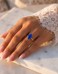 Inel de Logodnă Kensington din Aur 18k cu Safir Creat în Laborator Oval 10x7 mm și Diamante Create în Laborator din 18k Aur Galben - Castelo.ro