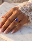 Inel de Logodnă Enigma din Aur 18k cu Safir Creat în Laborator Oval 7x10 mm din 18k Aur Galben - Castelo.ro