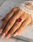 Inel de Logodnă Raphael din Aur 18k cu Rubin Creat în Laborator Emerald Cut 7x9 mm din Platina - Castelo.ro