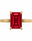 Inel de Logodnă Windsor din Aur 14k cu Rubin Creat în Laborator Emerald Cut 8x6 mm și Diamante Create în Laborator din 14k Aur Galben - Castelo.ro