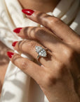 Inel de Logodnă Solitaire din Aur 14k cu Moissanite Marquise si Halo Ascuns de 1.48 ct din 14k Aur Alb - Castelo.ro