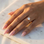 Inel de Logodnă Brilliance din Aur 18k cu Moissanite Solitaire Rotund de 0.8 ct din 18k Aur Roz - Castelo.ro