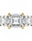 Inel de Logodnă Pave Ava cu Trei Moissanite de 2.6 ct din 18k Aur Galben - Castelo.ro