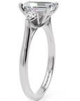 Inel de Logodnă Emerald & Pear cu Trei Moissanite de 1.6 ct din Platina - Castelo.ro