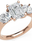 Inel de Logodnă Via di Emeralde cu Trei Moissanite de 2.4 ct din 18k Aur Roz - Castelo.ro