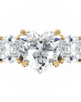 Inel de Logodnă Heart Pave cu Trei Moissanite de 2.6 ct din 18k Aur Galben - Castelo.ro