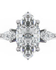 Inel de Logodnă Heart Pave din Aur 14k cu Trei Moissanite de 2.6 ct din 14k Aur Alb - Castelo.ro