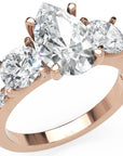 Inel de Logodnă cu Trei Diamante Naturale Pară și Rotund Pave de 2.5 ct