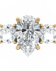 Inel de Logodnă cu Trei Diamante Naturale Pară și Rotund Pave de 2.5 ct