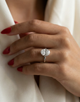 Inel de Logodnă Solitaire 'L'Amour' cu Diamant Natural Oval de 1.8 ct din Platina - Castelo.ro