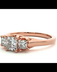Inel de Logodnă din Aur 14k cu Trei Moissanite In Forma De Prințesă de 0.59 ct