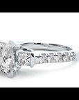 Inel de Logodnă cu Trei Moissanite In Forma De Prințesă de 1.72 ct