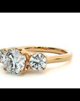 Inel de Logodnă Vivienne din Aur 14k cu Trei Moissanite de 1.62 ct