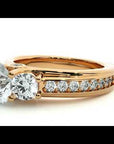 Inel de Logodnă cu Trei Moissanite Pavè de 1.70 ct