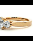 Inel de Logodnă Charlotte din Aur 14k Cu Trei Moissanite de 1.88 ct
