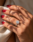 Inel de Logodnă Sloane din Aur 18k cu Diamant Creat în Laborator Emerald de 2.5 ct din Platina - Castelo.ro