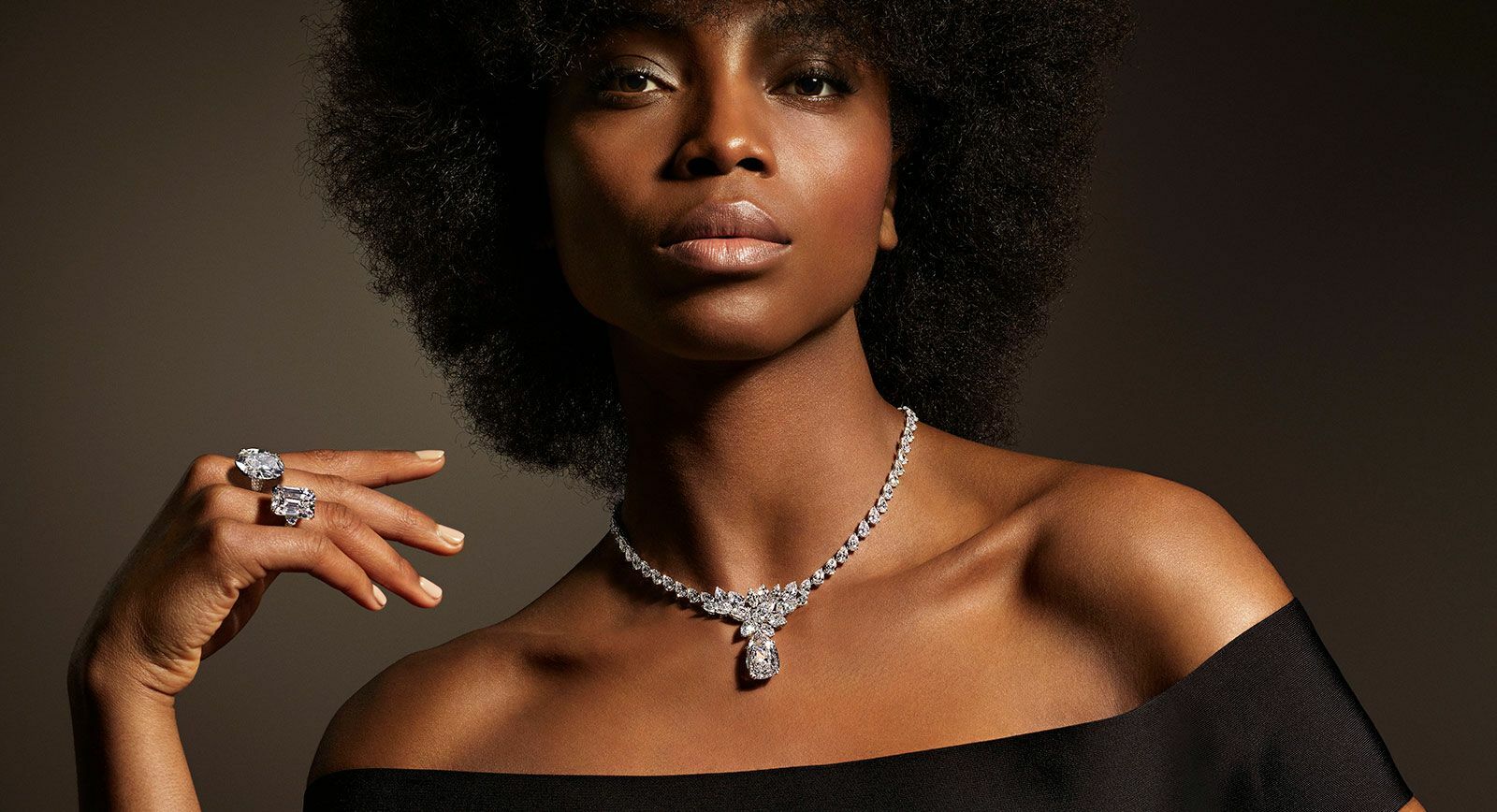 Chopard vs. Bulgari: Design Clasic sau Stil Italian Avangardist?