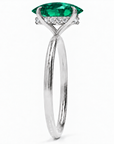 Inel de Logodnă Kensington din Aur 18k cu Smarald Creat în Laborator Oval 10x7 mm și Diamante Create în Laborator din Platina - Castelo.ro