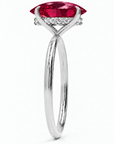 Inel de Logodnă Kensington din Aur 14k cu Rubin Creat în Laborator Oval 12x8 mm și Diamante Create în Laborator din 14k Aur Alb - Castelo.ro